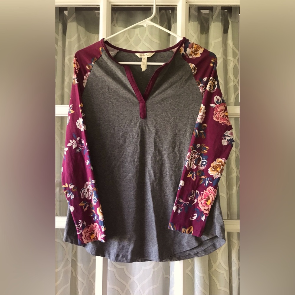 Matilda Jane size S women’s long sleeve burgundy floral and gray henley EUC